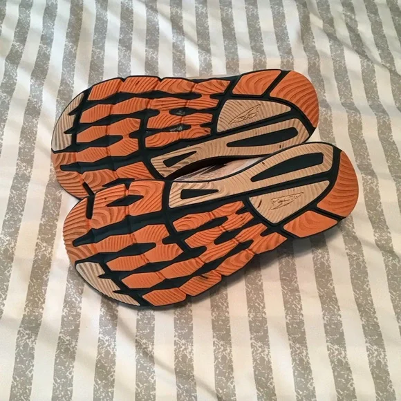 Altra Women’s 10.5 Torin 5 Ego Max Athletic Sneakers - Picture 8 of 10